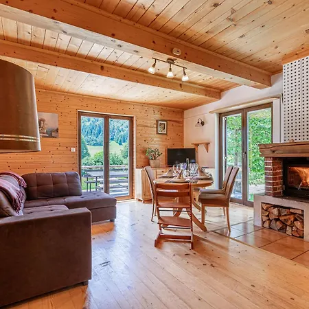 Family Friendly Krasevec - Happy Chalet