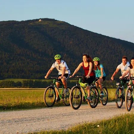 Family Friendly Krasevec - Happy