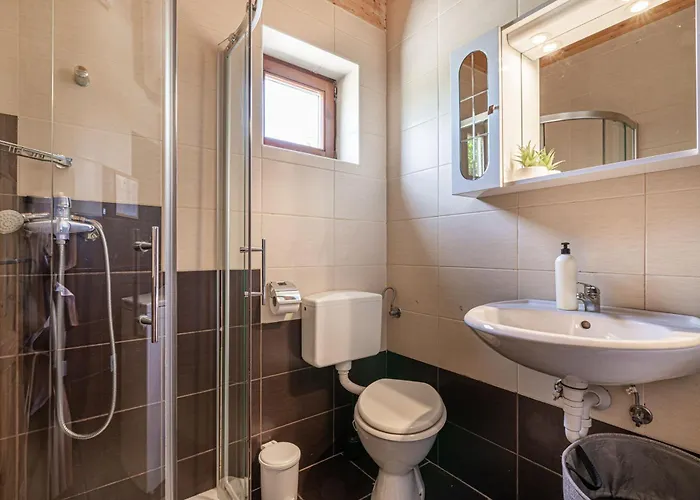 Family Friendly Krasevec - Happy Alpehytte *